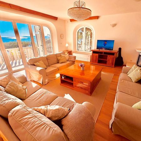 Luxury Seaside Villa With A Classic Mediterranean Olive Garden, A Fully Equipped Professional Kitchen, Pool, Sauna, Padle Boards And Canoe - Miolin Beach House Trogir Extérieur photo