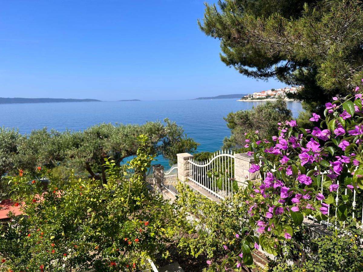 Luxury Seaside Villa With A Classic Mediterranean Olive Garden, A Fully Equipped Professional Kitchen, Pool, Sauna, Padle Boards And Canoe - Miolin Beach House Trogir Extérieur photo