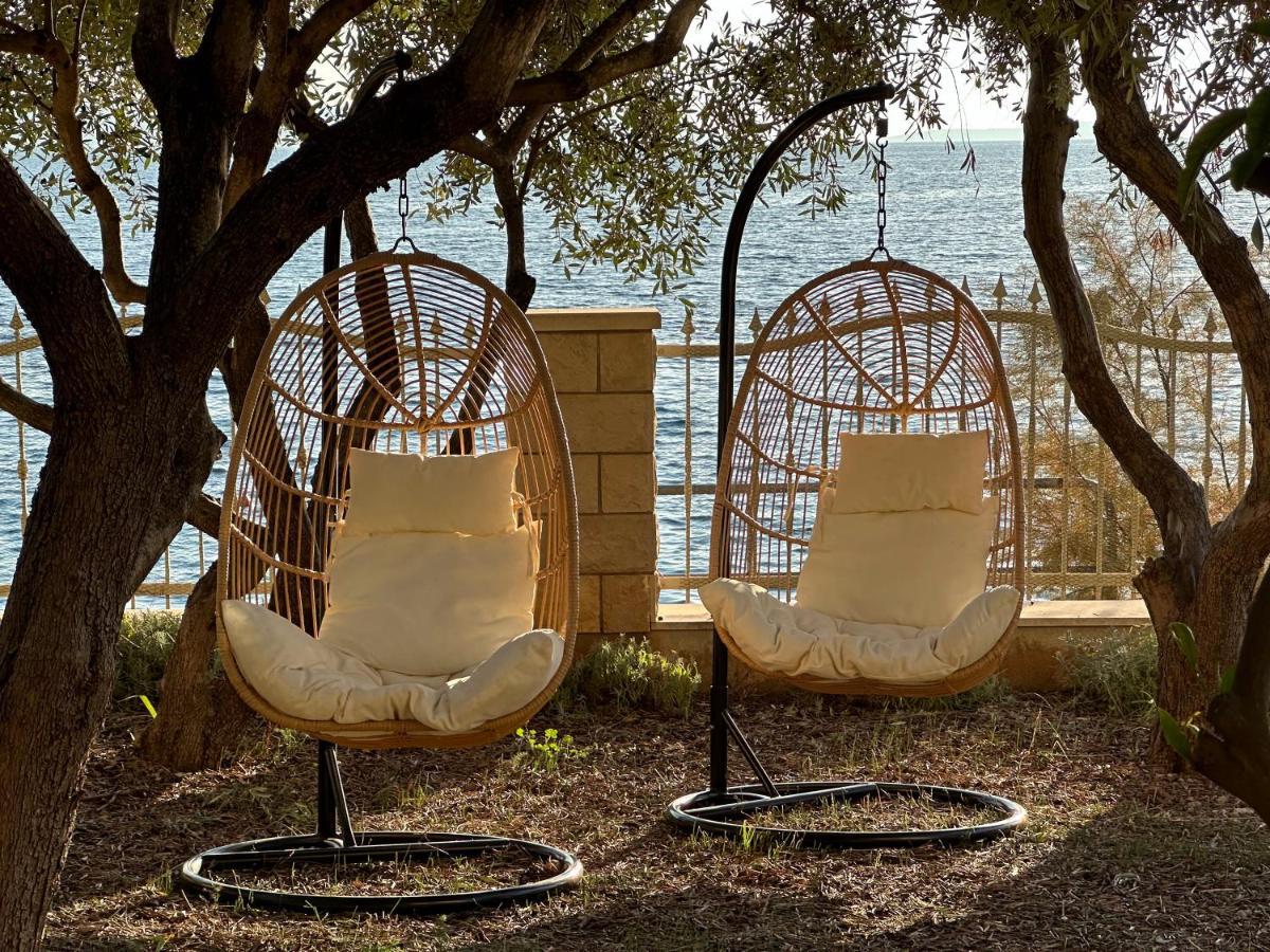 Luxury Seaside Villa With A Classic Mediterranean Olive Garden, A Fully Equipped Professional Kitchen, Pool, Sauna, Padle Boards And Canoe - Miolin Beach House Trogir Extérieur photo