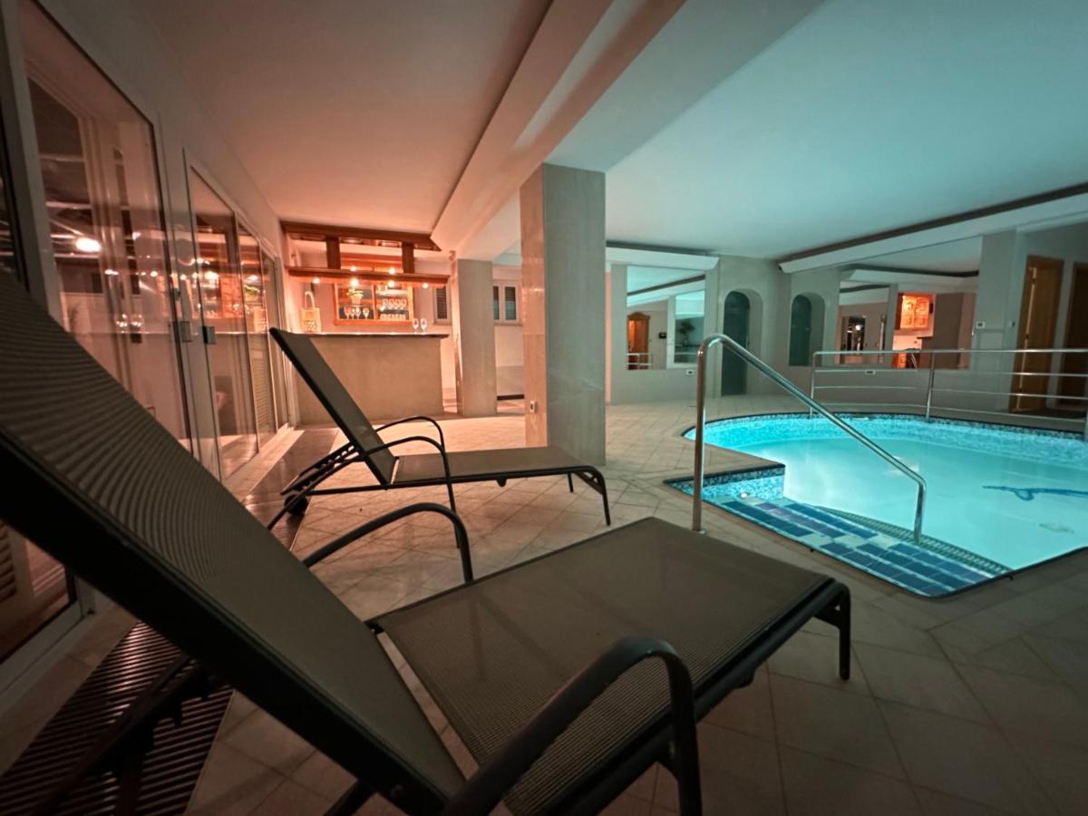 Luxury Seaside Villa With A Classic Mediterranean Olive Garden, A Fully Equipped Professional Kitchen, Pool, Sauna, Padle Boards And Canoe - Miolin Beach House Trogir Extérieur photo