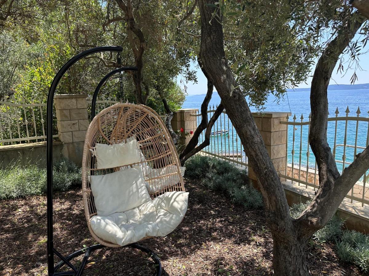 Luxury Seaside Villa With A Classic Mediterranean Olive Garden, A Fully Equipped Professional Kitchen, Pool, Sauna, Padle Boards And Canoe - Miolin Beach House Trogir Extérieur photo