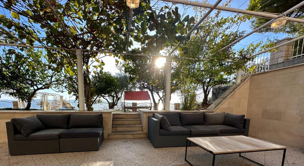 Luxury Seaside Villa With A Classic Mediterranean Olive Garden, A Fully Equipped Professional Kitchen, Pool, Sauna, Padle Boards And Canoe - Miolin Beach House Trogir Extérieur photo