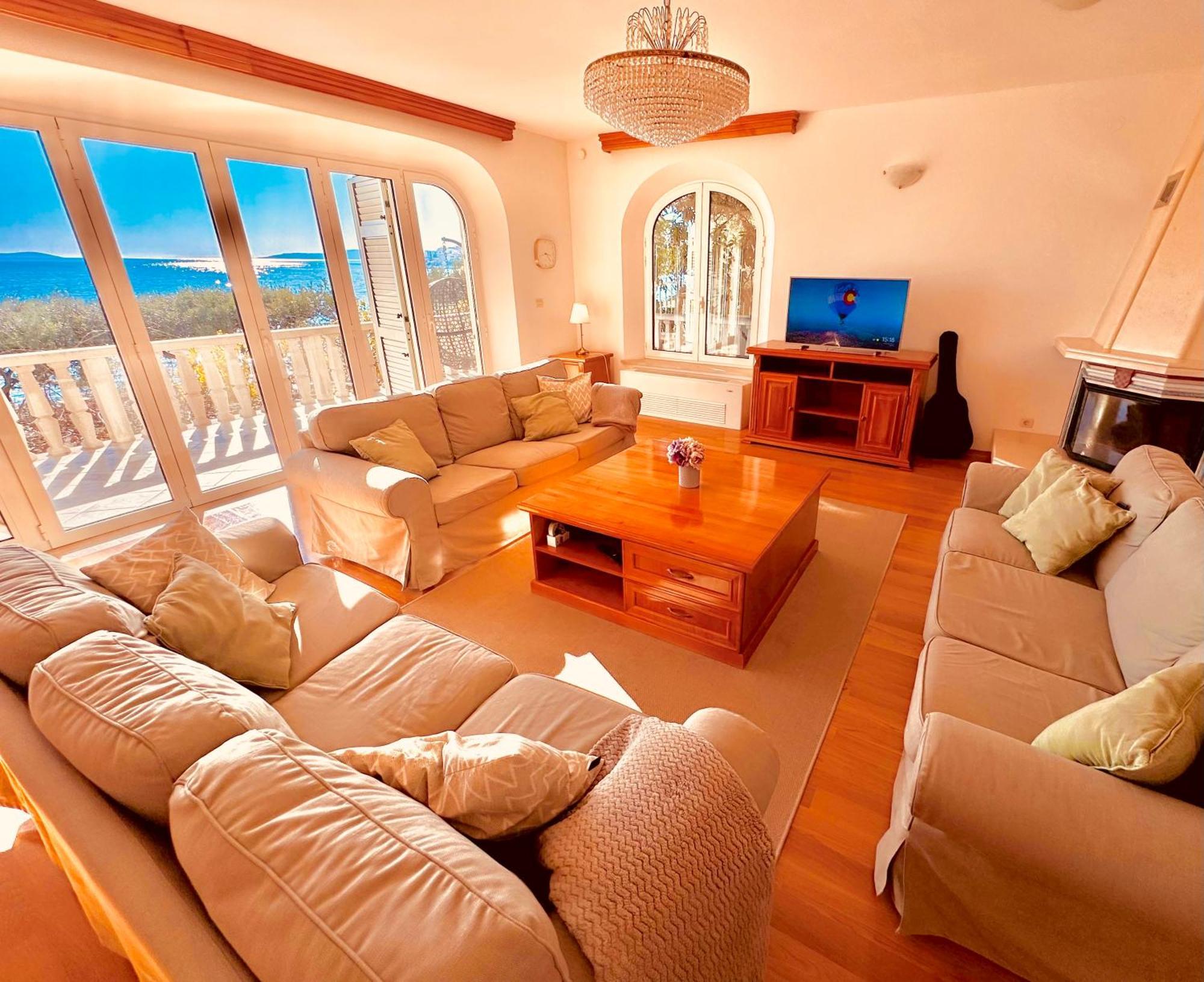 Luxury Seaside Villa With A Classic Mediterranean Olive Garden, A Fully Equipped Professional Kitchen, Pool, Sauna, Padle Boards And Canoe - Miolin Beach House Trogir Extérieur photo