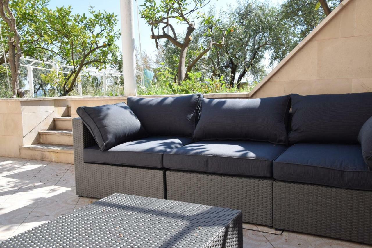 Luxury Seaside Villa With A Classic Mediterranean Olive Garden, A Fully Equipped Professional Kitchen, Pool, Sauna, Padle Boards And Canoe - Miolin Beach House Trogir Extérieur photo